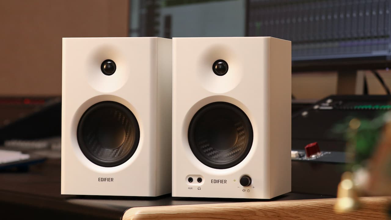 Edifier MR4 Powered Desktop Speakers in White